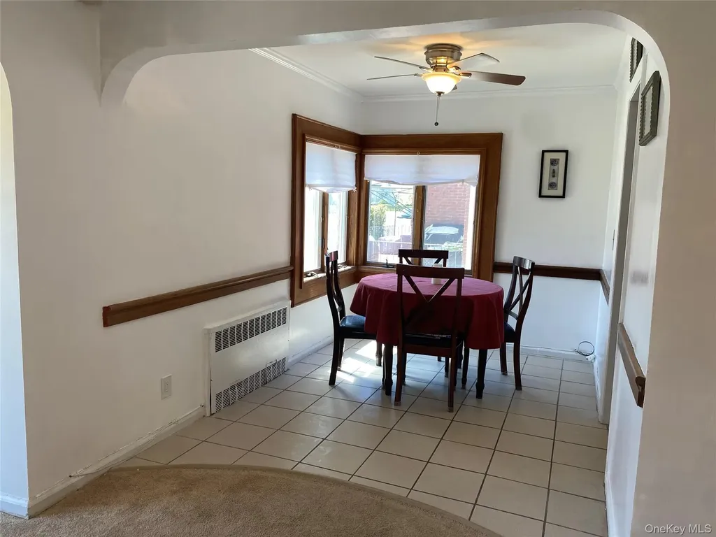 425 E Penn Street Long Beach NY 11561