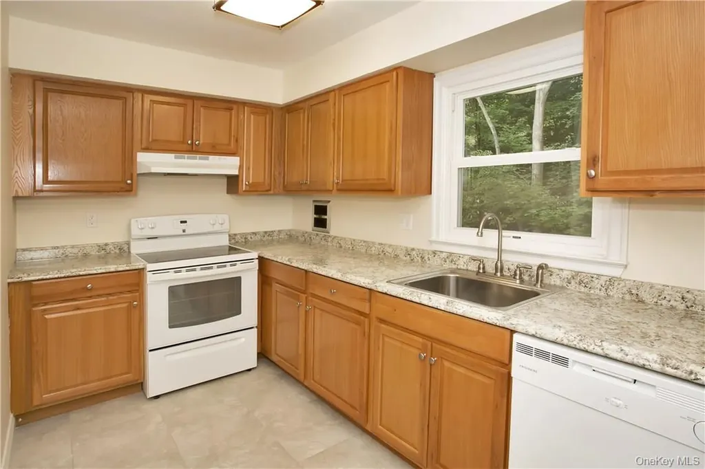 31 Margaret Keahon Drive Pearl River NY 10965