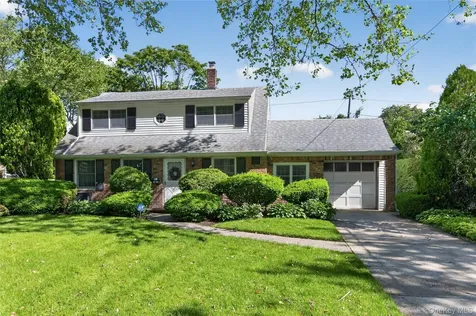 261 Wright Avenue Carle Place NY 11514