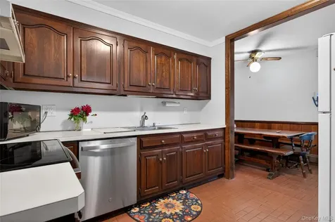 261 Wright Avenue Carle Place NY 11514