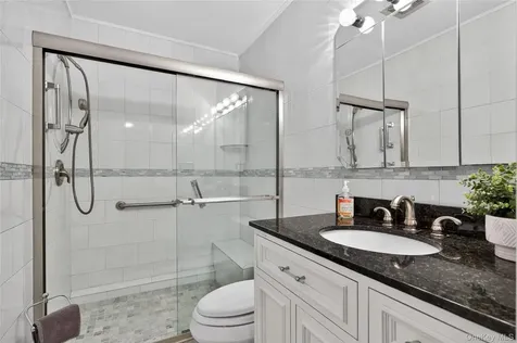 261 Wright Avenue Carle Place NY 11514