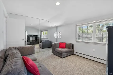 261 Wright Avenue Carle Place NY 11514