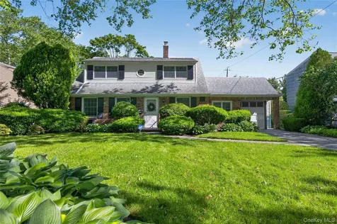261 Wright Avenue Carle Place NY 11514