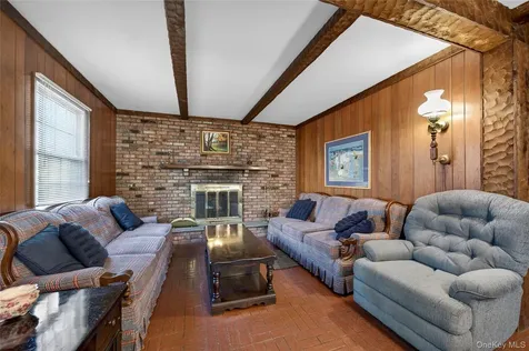 261 Wright Avenue Carle Place NY 11514