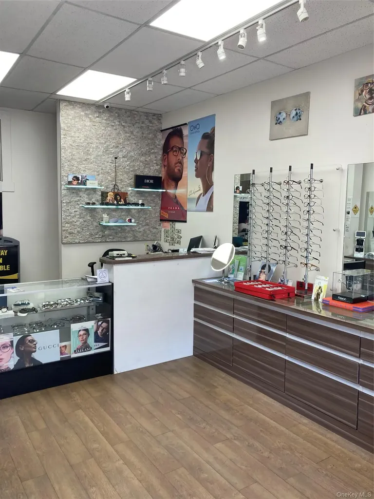 6514 Fresh Pond Road Ridgewood NY 33385
