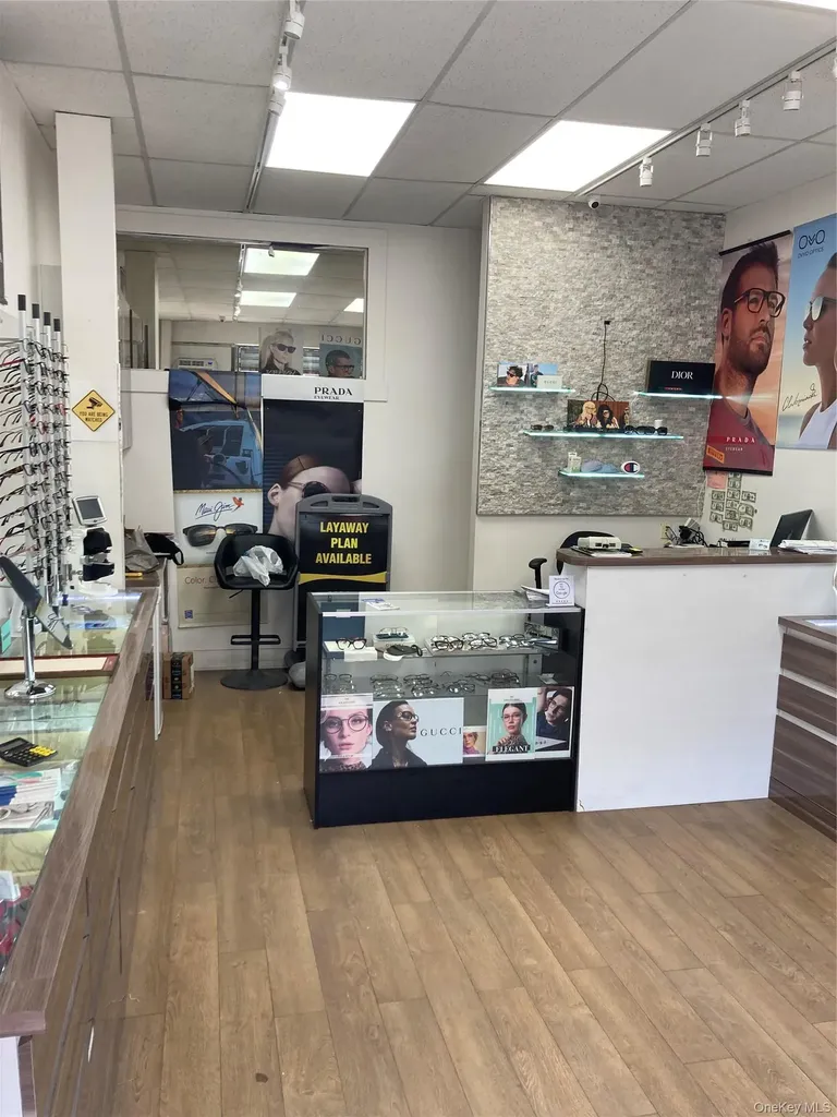 6514 Fresh Pond Road Ridgewood NY 33385