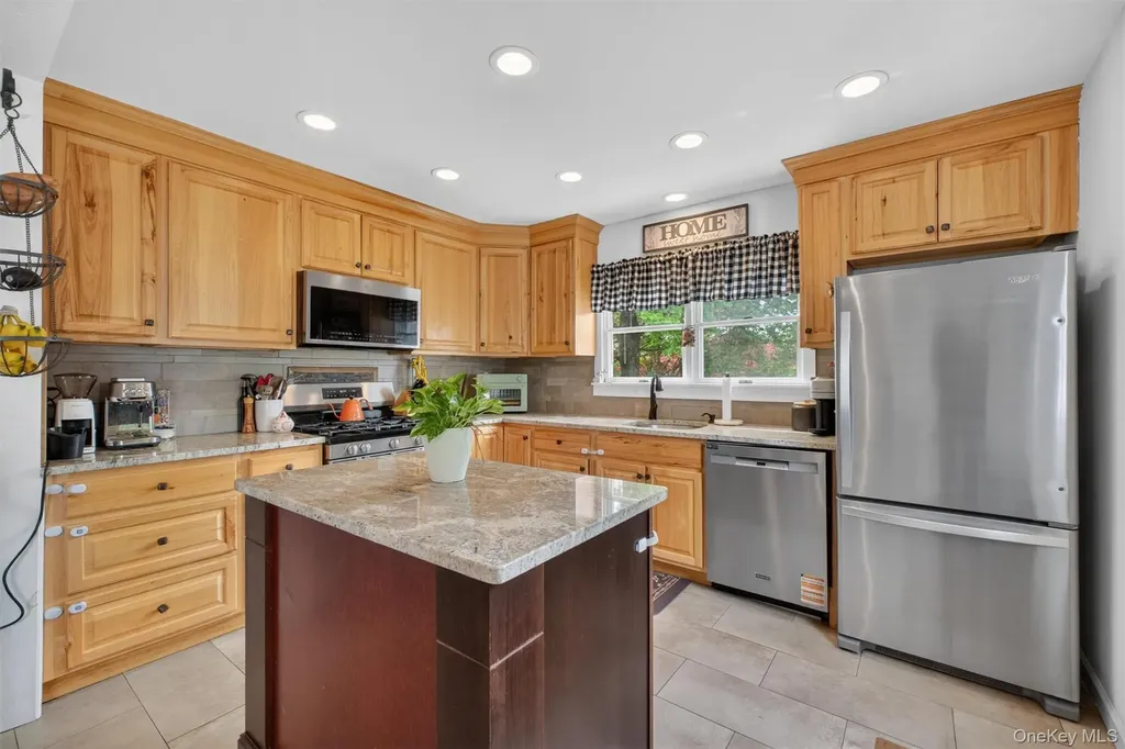 15 Roslyn Road Carmel NY 10512