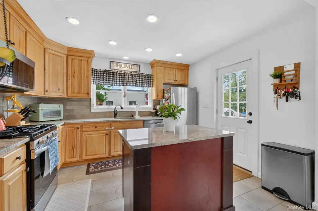 15 Roslyn Road Carmel NY 10512