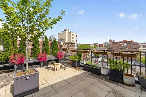 225 E 138th Street Bronx NY 10451