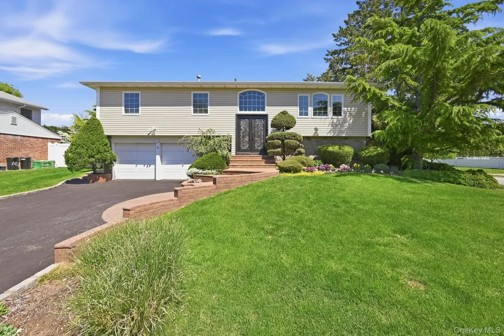 8 Herkimer Avenue Jericho NY 11753