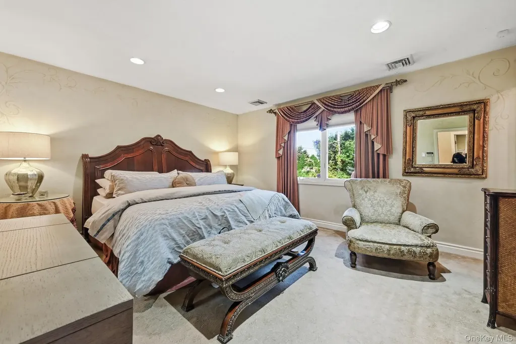 8 Herkimer Avenue Jericho NY 11753