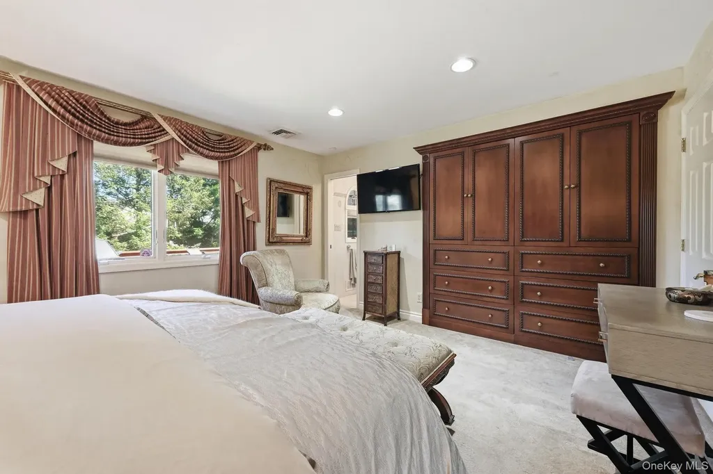 8 Herkimer Avenue Jericho NY 11753