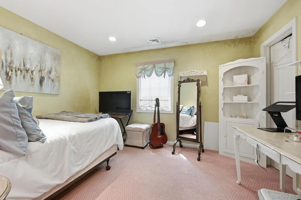 8 Herkimer Avenue Jericho NY 11753