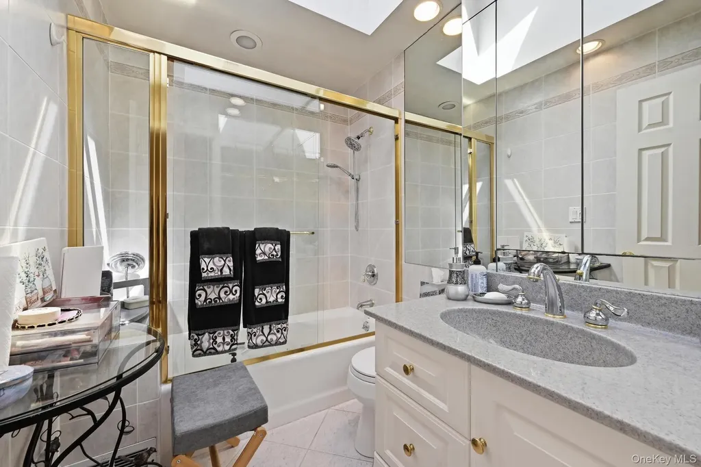 8 Herkimer Avenue Jericho NY 11753