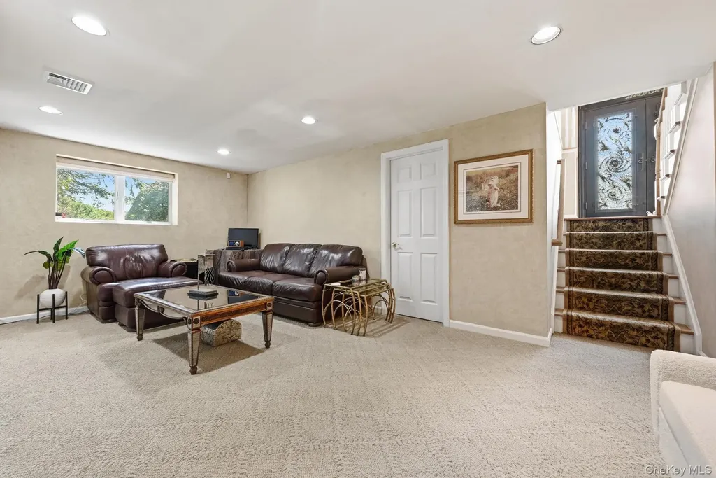 8 Herkimer Avenue Jericho NY 11753