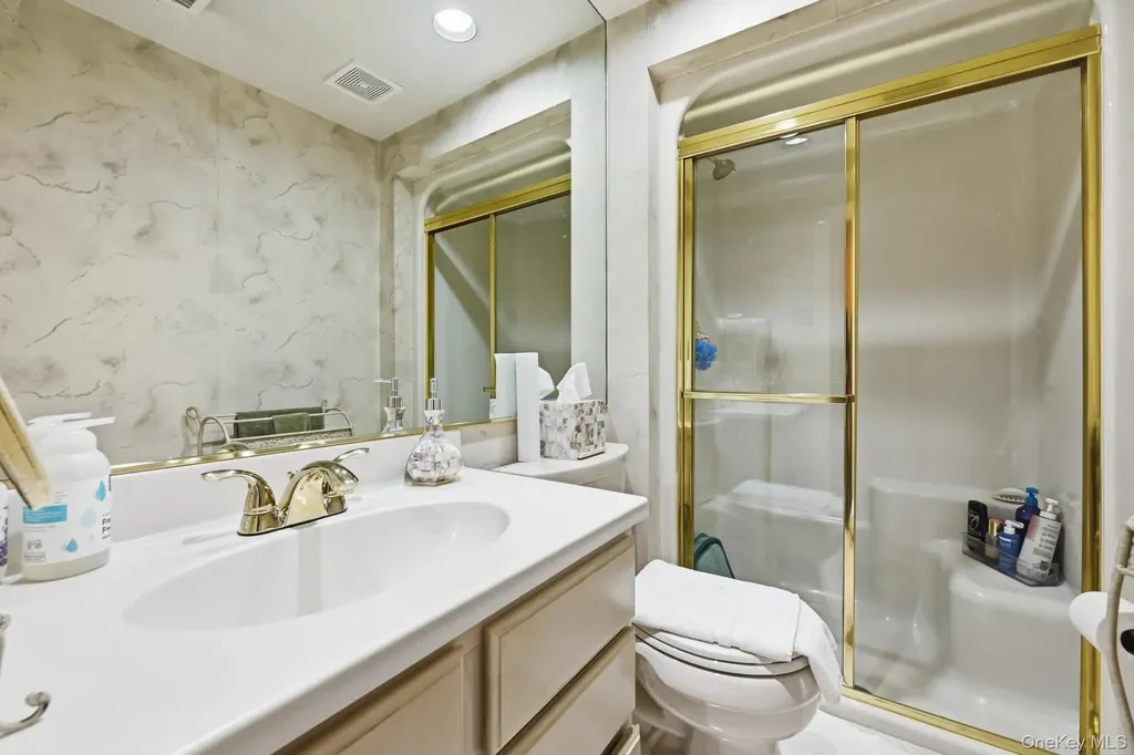 8 Herkimer Avenue Jericho NY 11753
