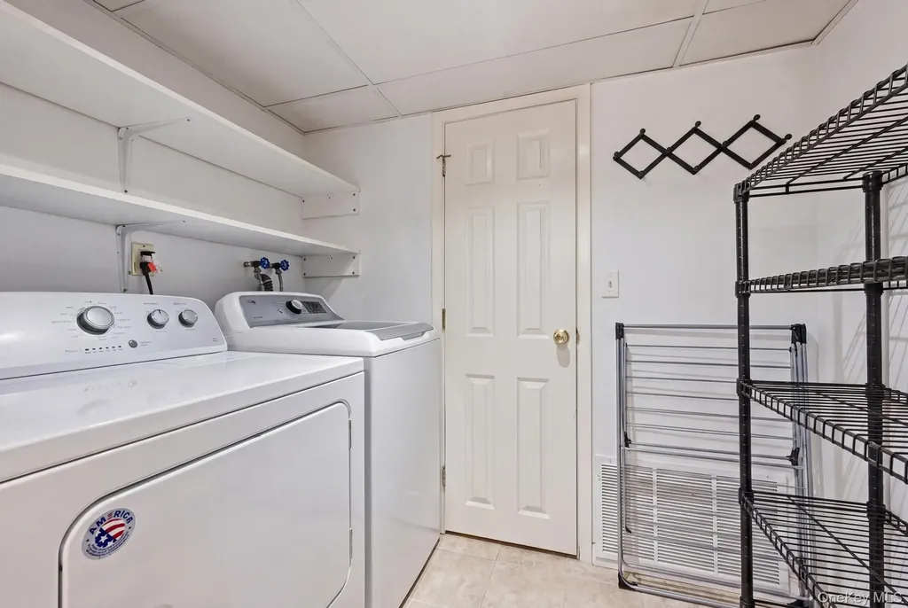 8 Herkimer Avenue Jericho NY 11753