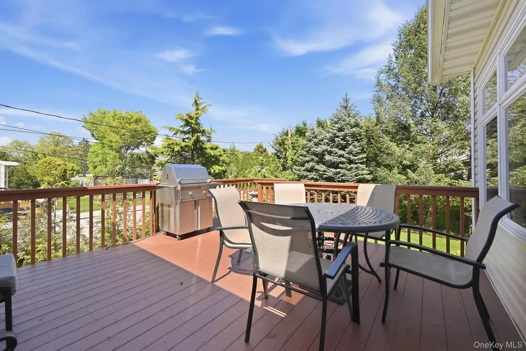 8 Herkimer Avenue Jericho NY 11753