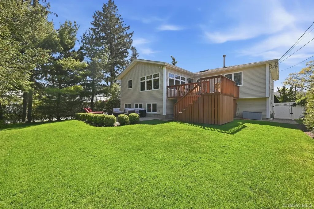 8 Herkimer Avenue Jericho NY 11753