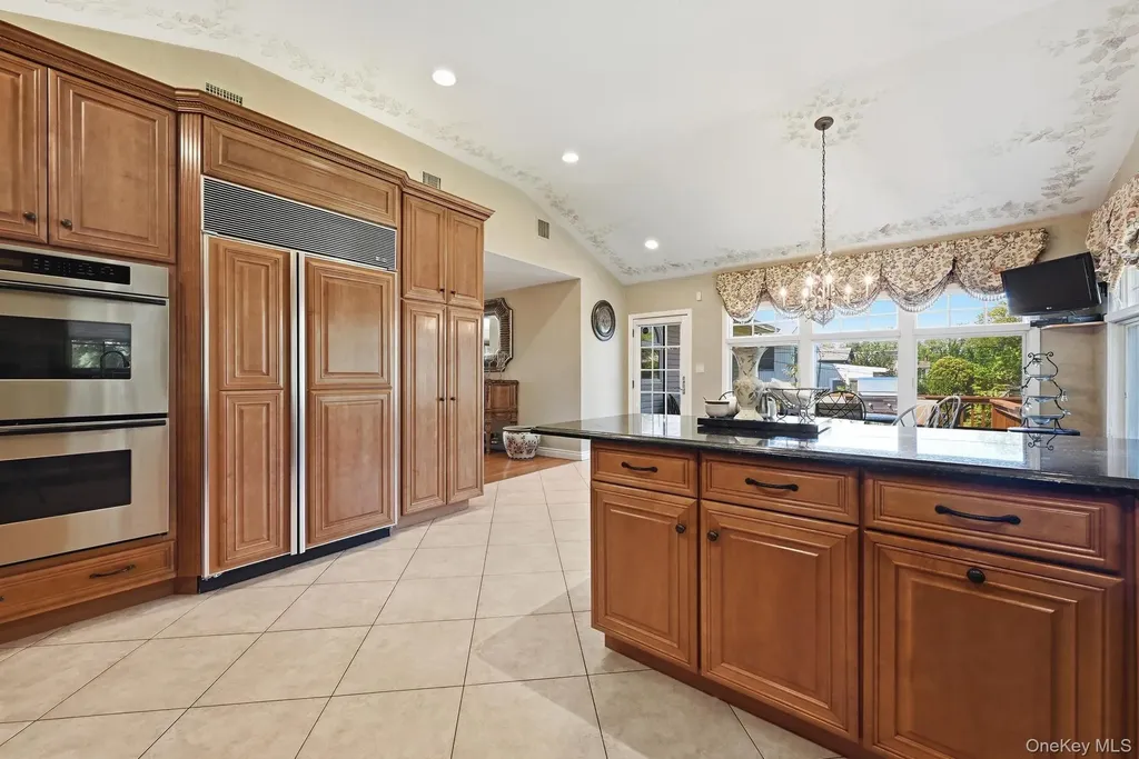 8 Herkimer Avenue Jericho NY 11753
