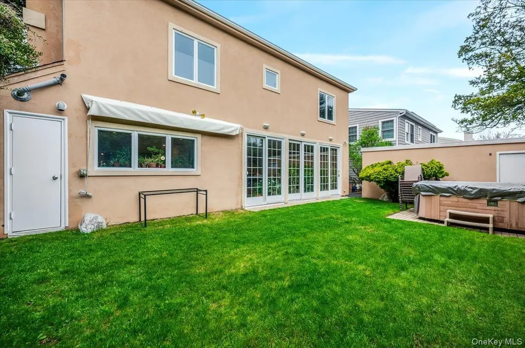 1701 Bay Boulevard Atlantic Beach NY 11509