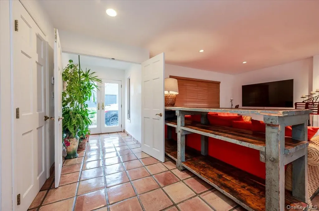 1701 Bay Boulevard Atlantic Beach NY 11509