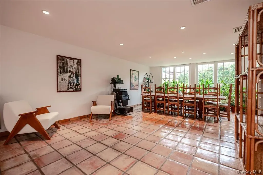 1701 Bay Boulevard Atlantic Beach NY 11509