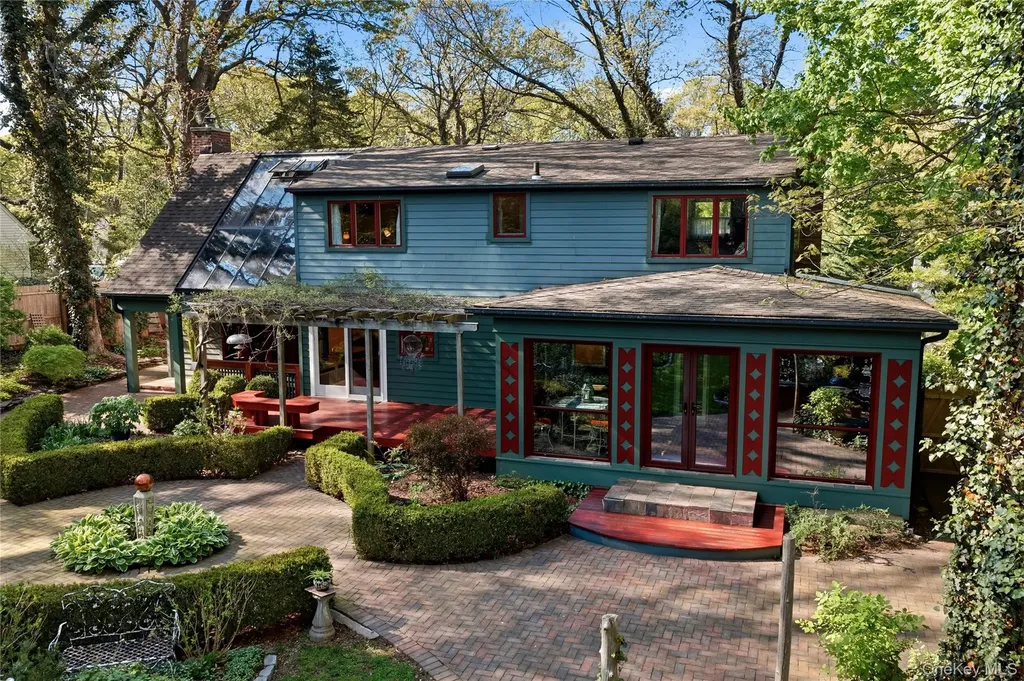 30 Semon Road Huntington NY 11743