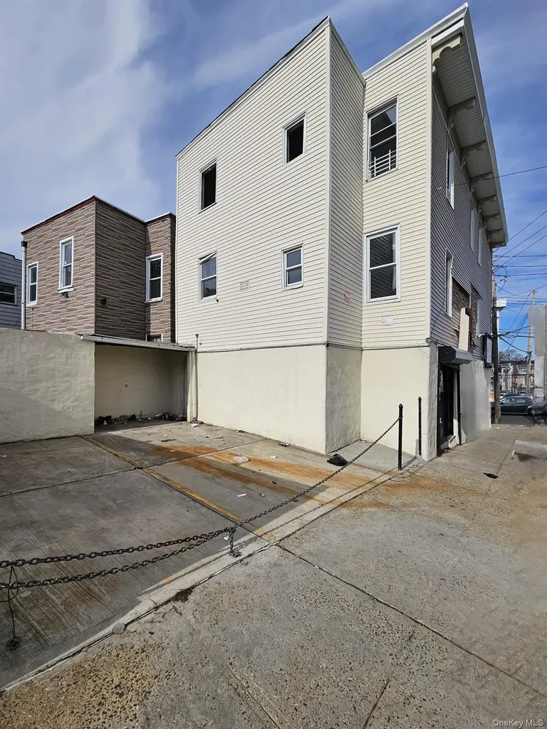 332 Walnut Street Yonkers NY 10701
