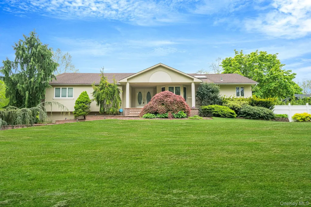 14 Penn Drive Dix Hills NY 11746