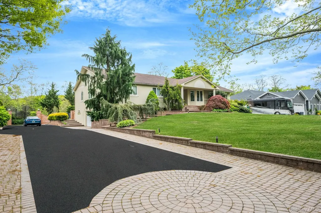 14 Penn Drive Dix Hills NY 11746