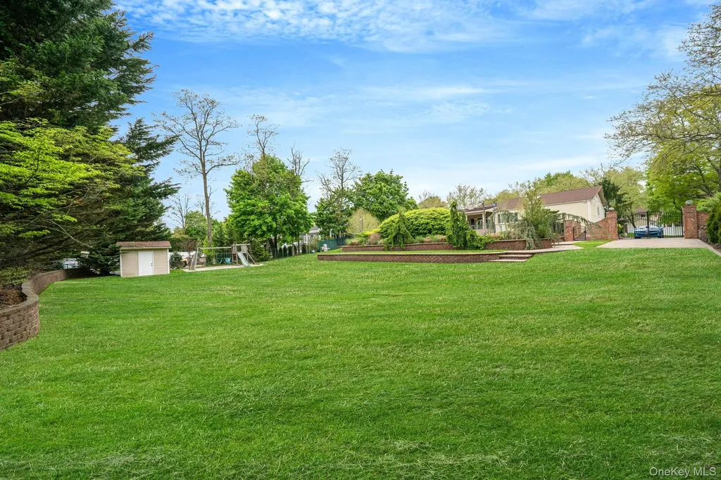 14 Penn Drive Dix Hills NY 11746