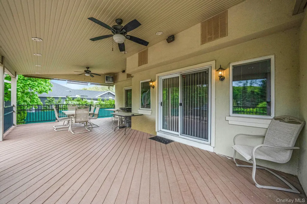 14 Penn Drive Dix Hills NY 11746