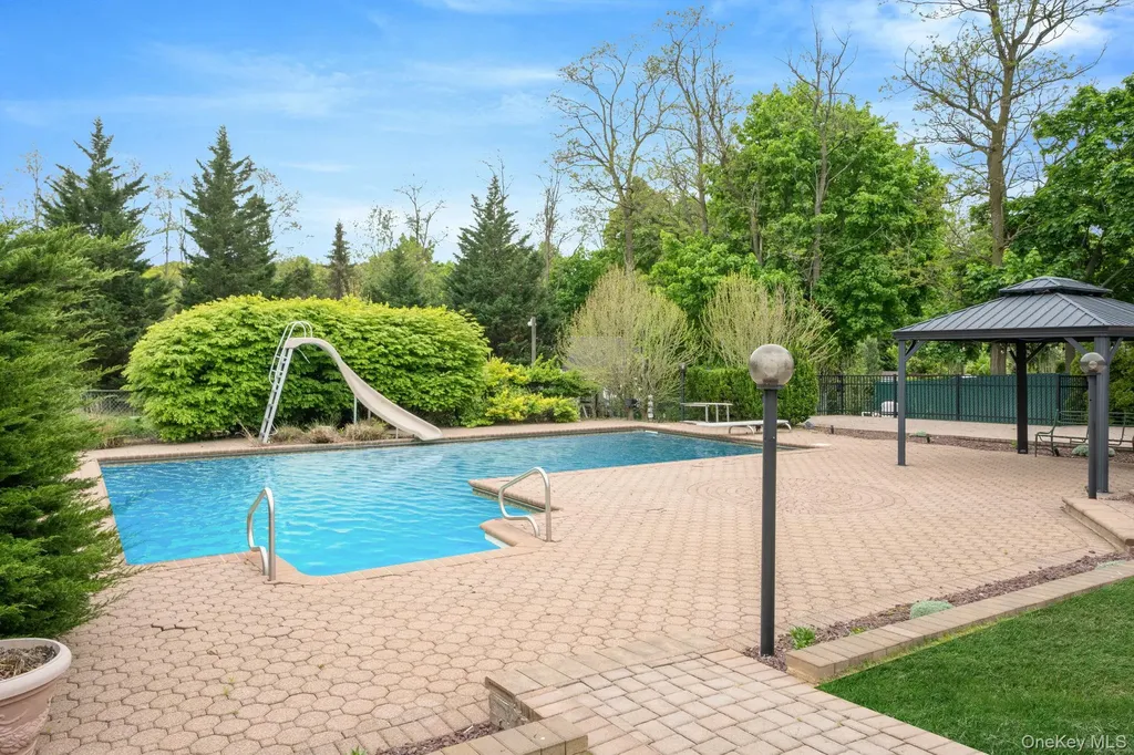 14 Penn Drive Dix Hills NY 11746