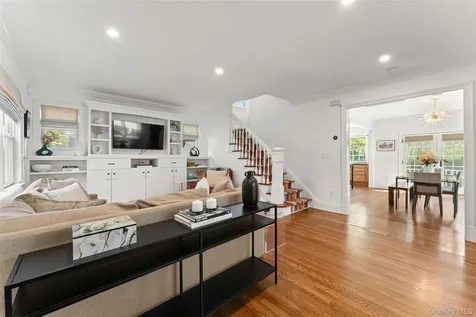 186 Murray Avenue Larchmont NY 10538