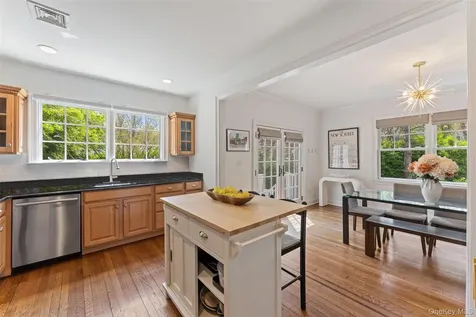186 Murray Avenue Larchmont NY 10538