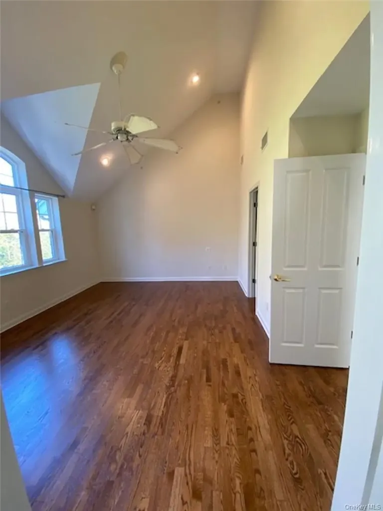 51 Winding Ridge Road White Plains NY 10603