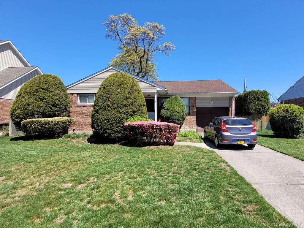 12 Clark Street Plainview NY 11803