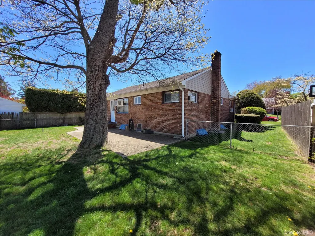 12 Clark Street Plainview NY 11803