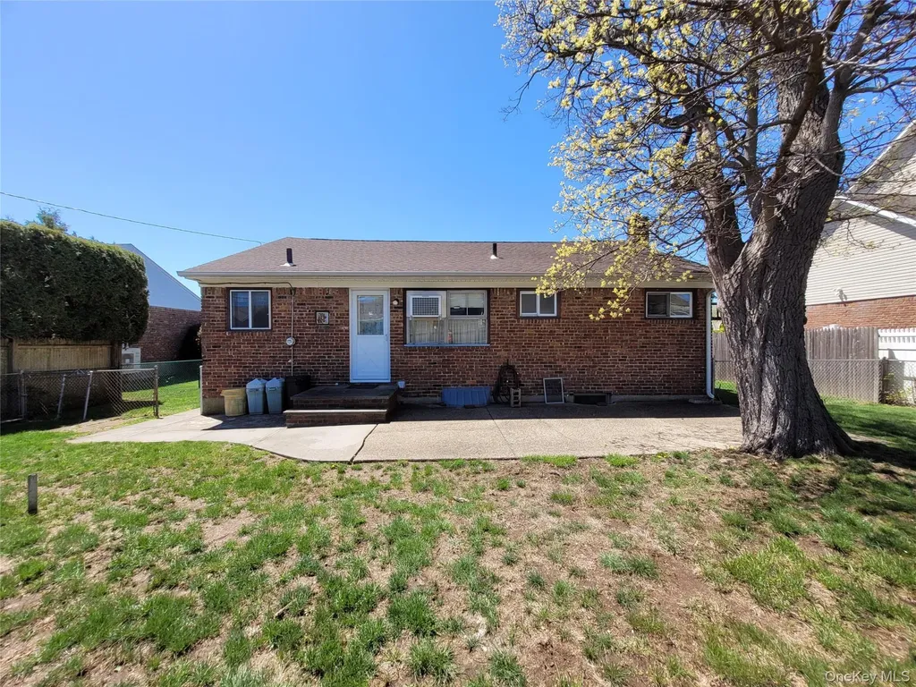 12 Clark Street Plainview NY 11803
