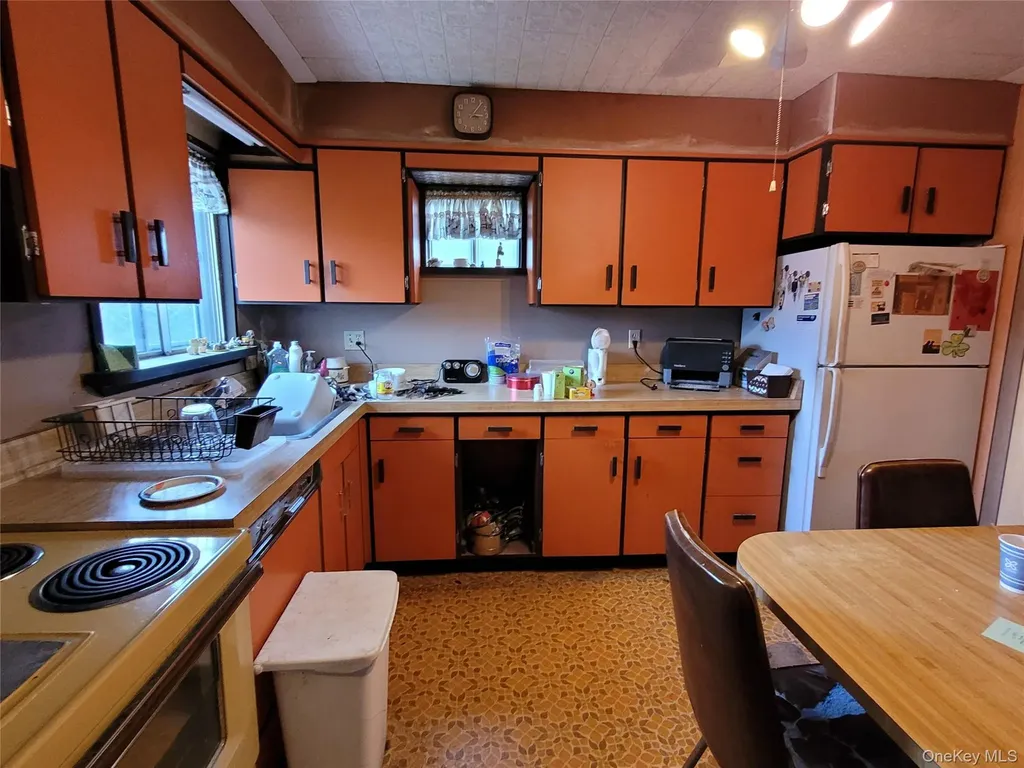 12 Clark Street Plainview NY 11803