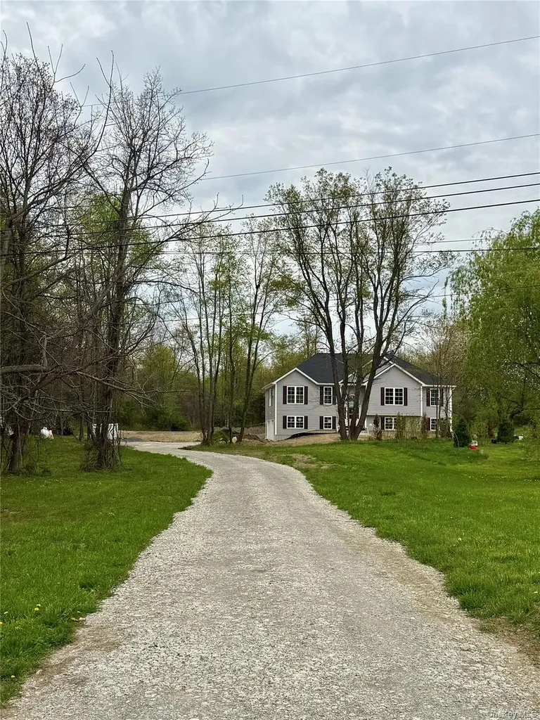 25 Fraleigh Lane Red Hook NY 12571