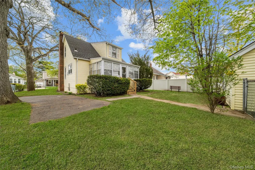 21 Voshage Street North Baldwin NY 11510