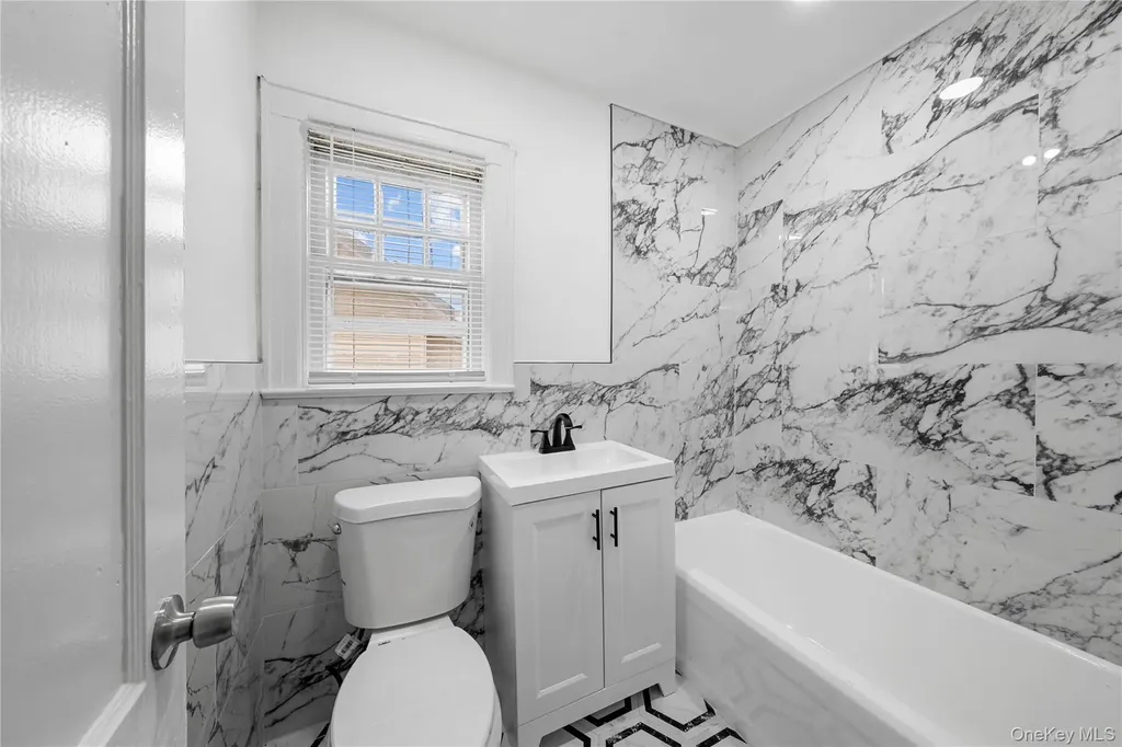21 Voshage Street North Baldwin NY 11510