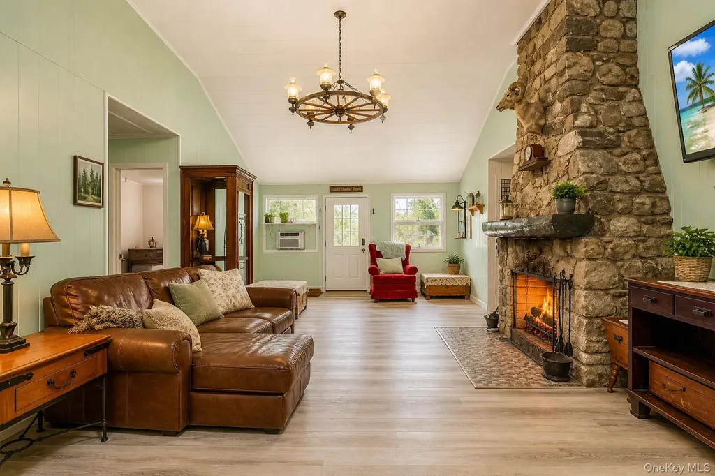 1 Warwick Place Florida NY 10921