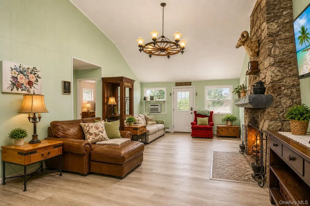 1 Warwick Place Florida NY 10921