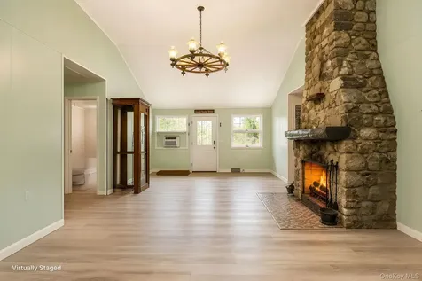1 Warwick Place Florida NY 10921