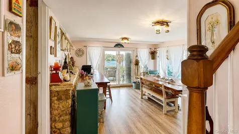 1 Warwick Place Florida NY 10921