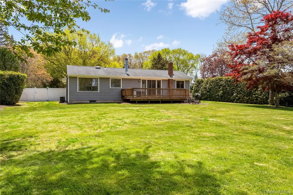 68 W Apollo Drive Riverhead NY 11901