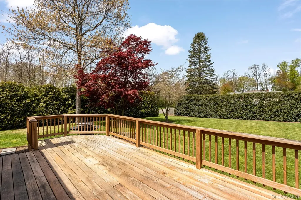 68 W Apollo Drive Riverhead NY 11901